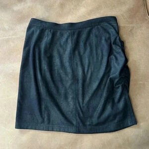 Free People Women's Size XS Ruched Zipper Back Mini Skirt Black Faux Suede